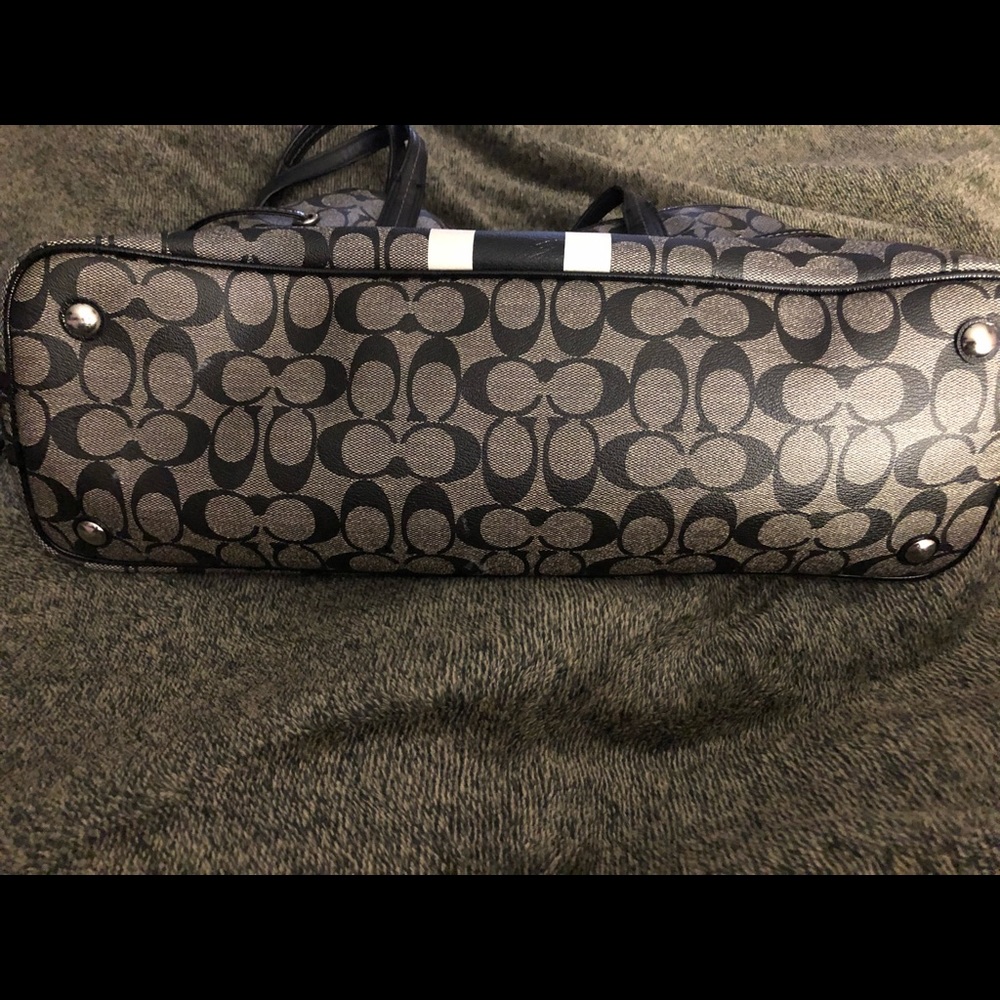 Tote - Picture 5 of 7